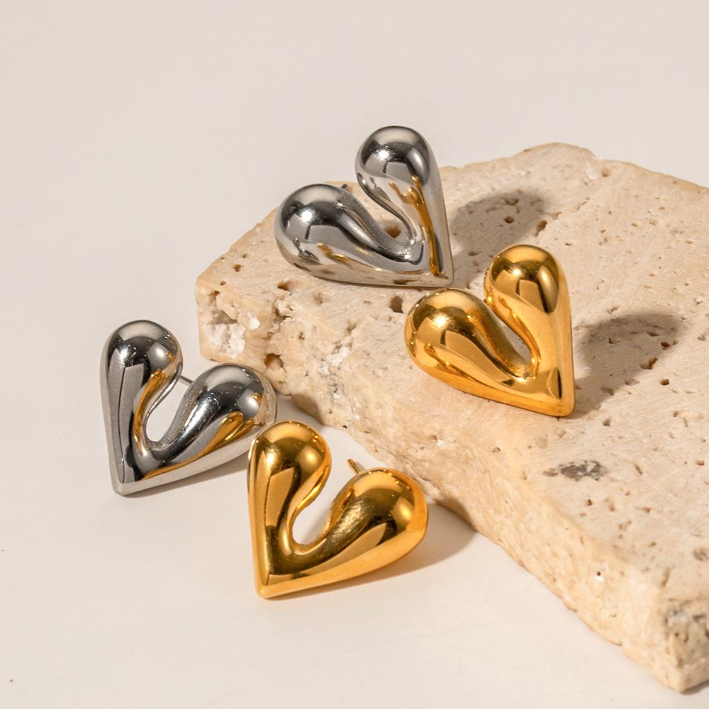 18K Gold Heart-Shaped Liquid Stud Earrings - Trendy European & American Style