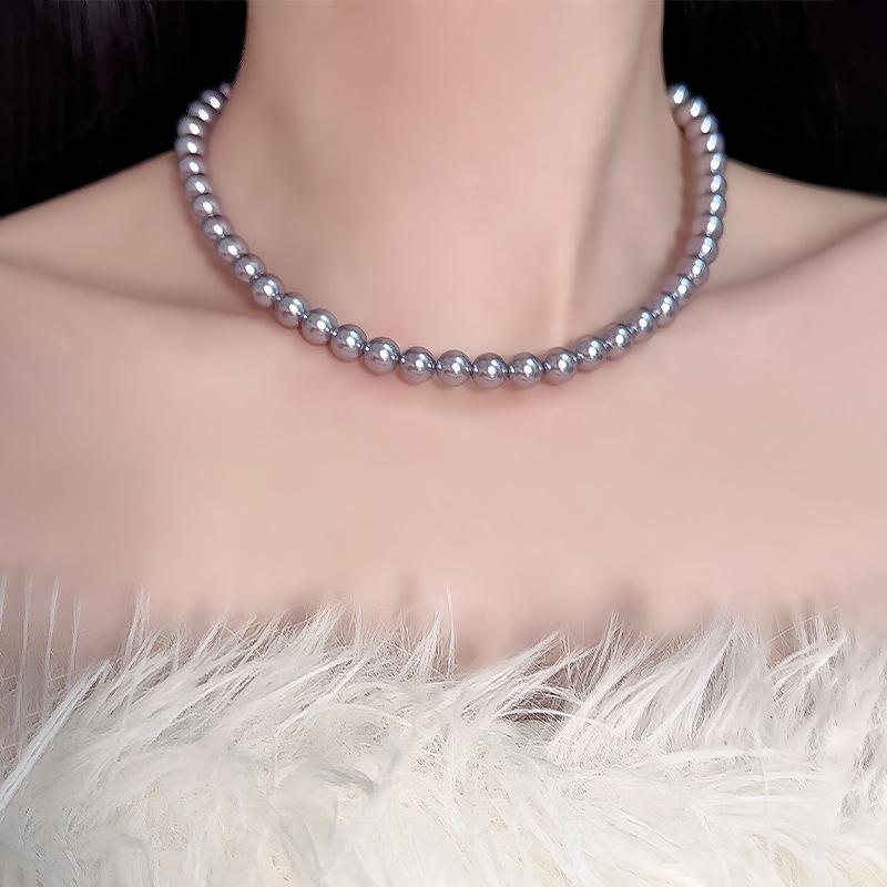 Shijia Pearl Necklace: Luxurious Retro Niche Clavicle Chain with French Elegance for Mothers