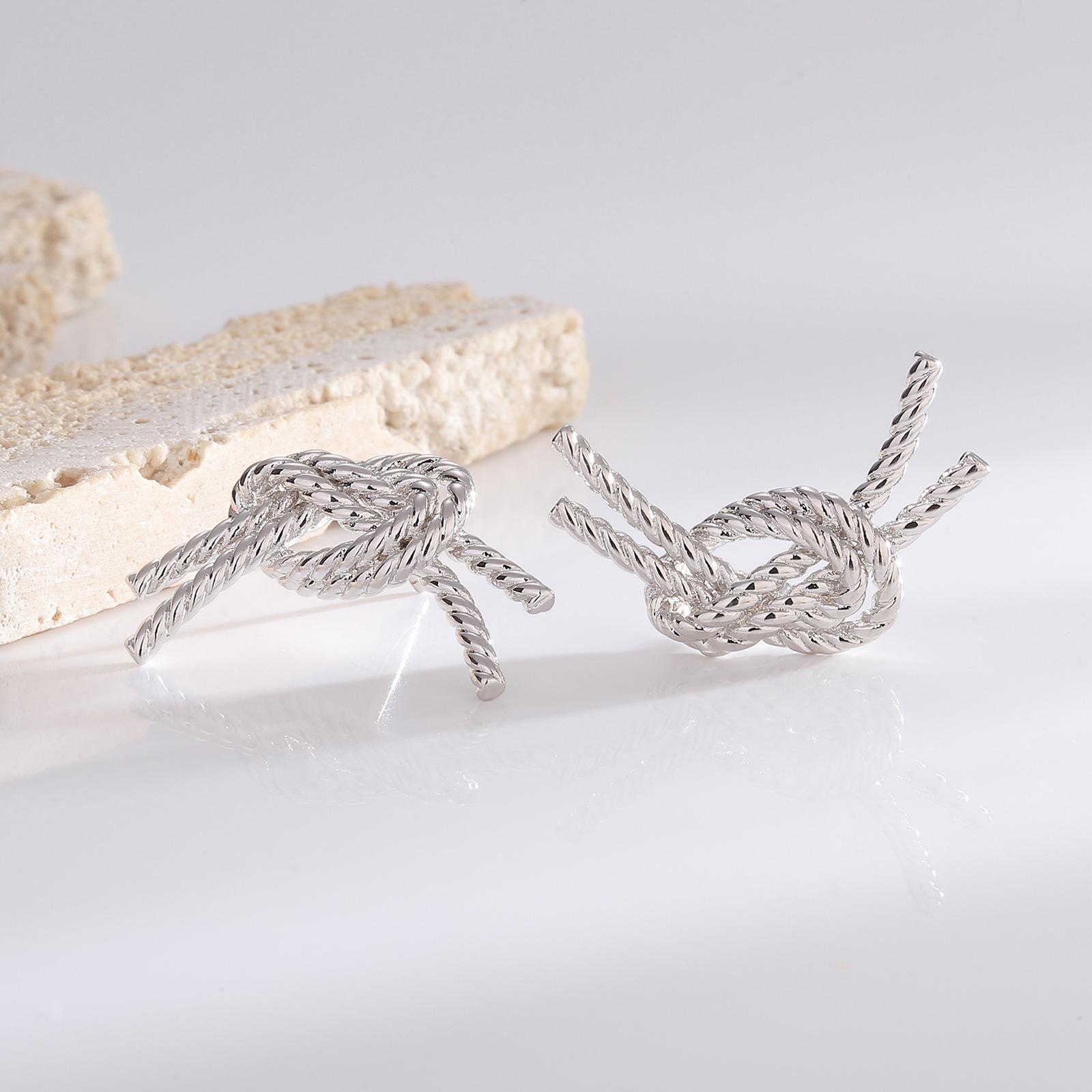 

Серьги Коллекция High Sense Fashion Commuter Простые геометрические серьги Порт Изысканные бриллиантовые геометрические серьги-гвоздики Подвеска