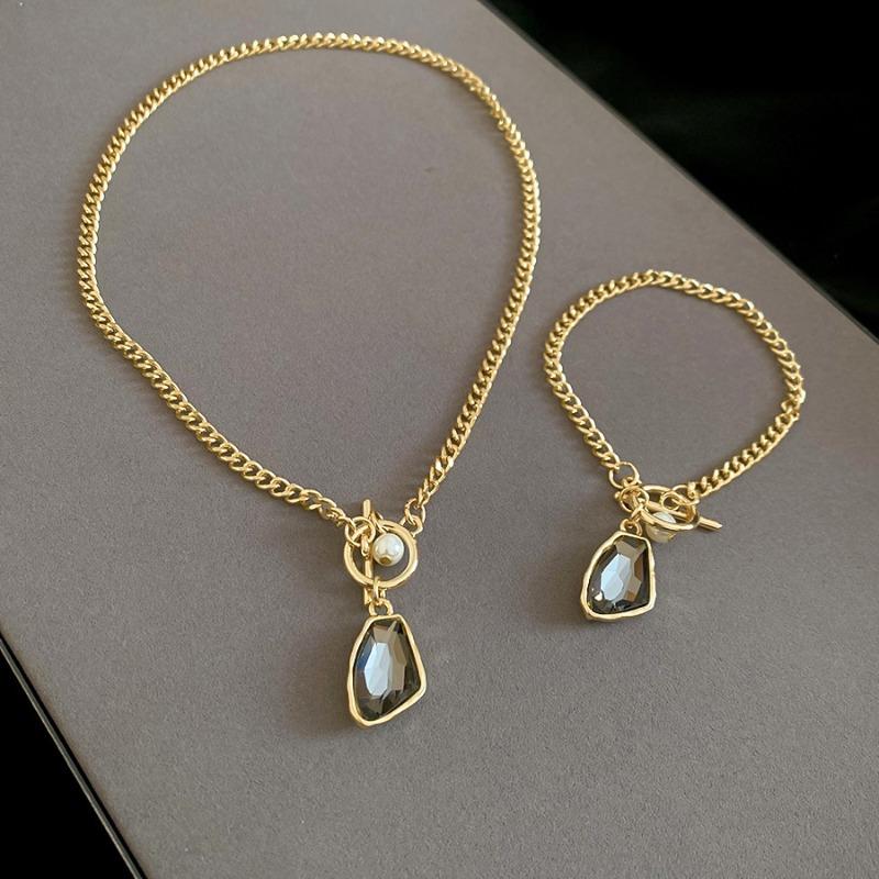 Diamond-set irregular chain pendant pearl necklace bracelet set new minimalist high-end jewelry women