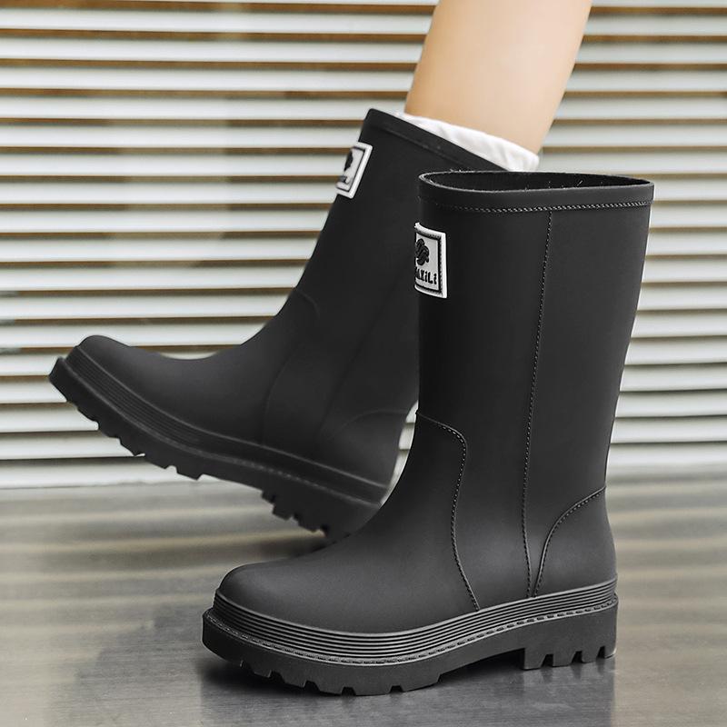 New medium tube rain shoes, women's non-slip water shoes, fashion water boots, thick-soled rain boots and velvet work rubber shoes