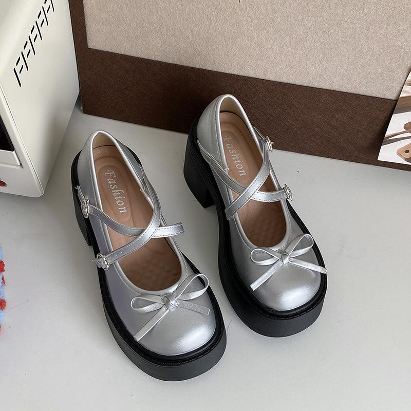 Shallow Mouth Small Leather Shoes Small Man Increases Height Mary Jane Summer 2025 New Retro Temperament with Skirt Single Shoes Women