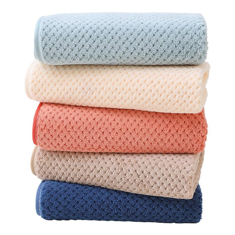 Coral fleece small square towel absorbs water and does not shed hair, hand towel, children's handkerchief, face towel.