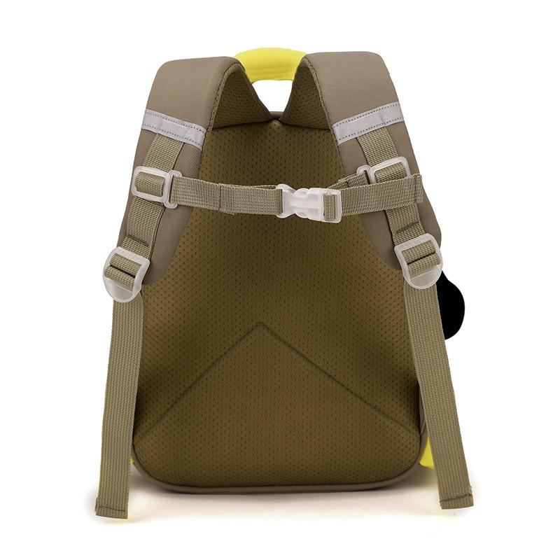 The new schoolbag is high-value, fresh and sweet, cute cartoon train backpack, kindergarten level 1-3 lightweight backpack.