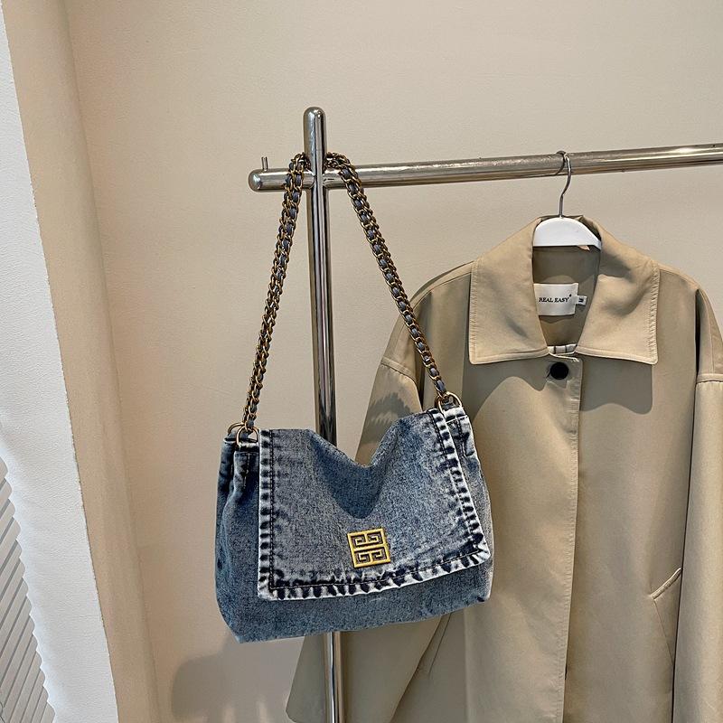 Джинсовая сумка женская 2025 новая модная сумка-тоут ленивый стиль сумка через плечо большая вместимость цепочка сумка-мессенджер тренд светло-синий
