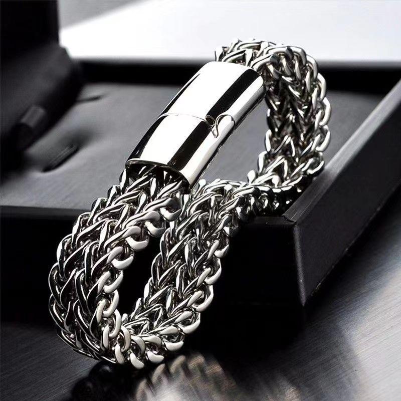 High-End Domineering Black and White Solid Men\\'s Stainless Steel Braided Sports and Leisure Bracelet