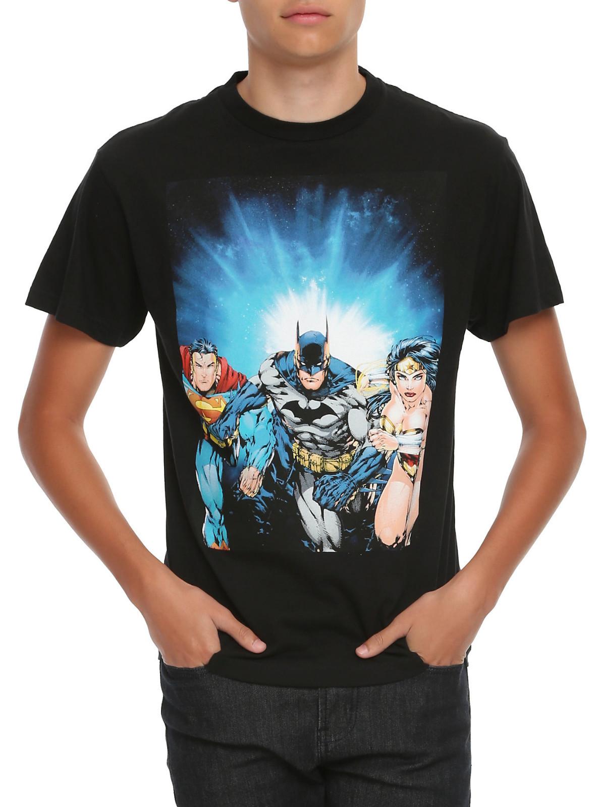DC Comics Batman/Superman/Wonder Woman: Trinity T-Shirt, Medium S разноцветный