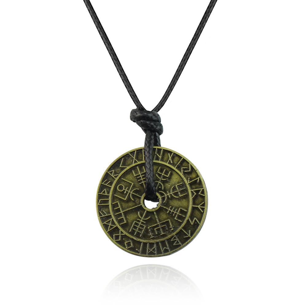 Men's Vintage Viking Rune Compass Pendant Necklace High Quality Metal Pagan Amulet for Men Accessories Necklace