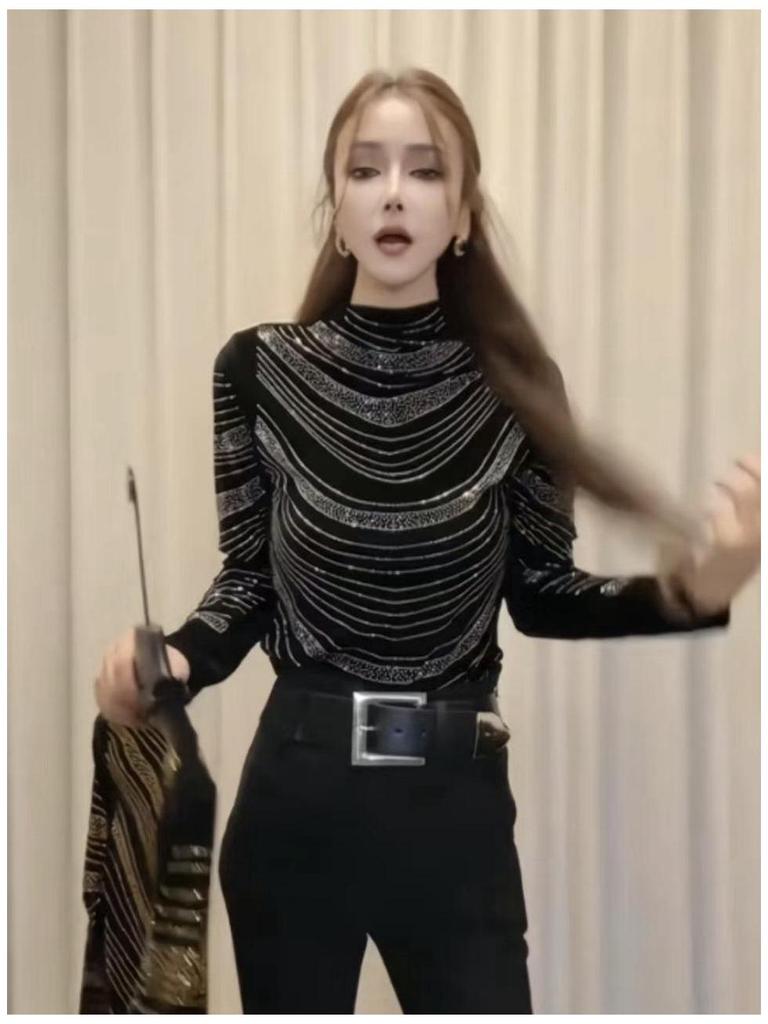 De Rong Women's High-Class Autumn Winter Half-High Collar Long Sleeve T-Shirt with Hot Drilling