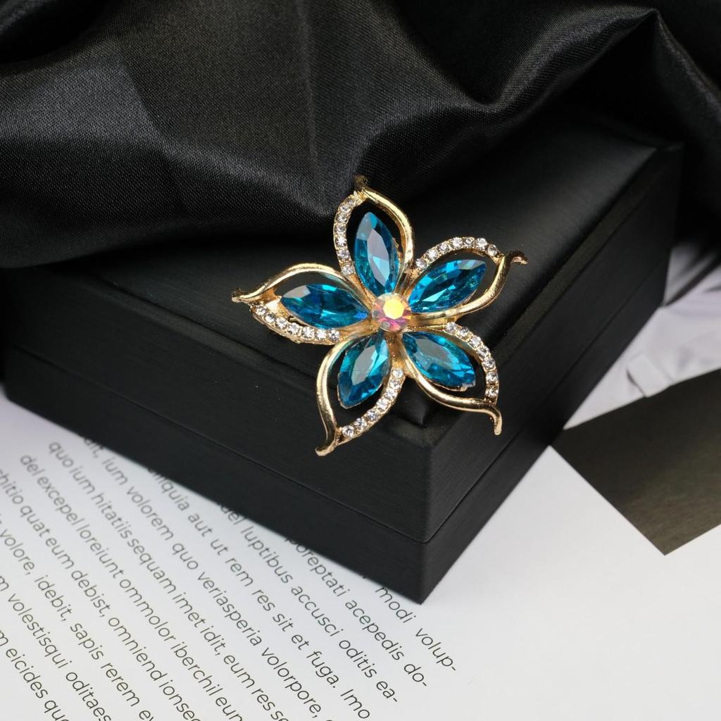 Europäische & Amerikanische Retro Luxus Farbiger Diamant Brosche - Vielseitiger Legierungsanstecker & Korsagen-Accessoire