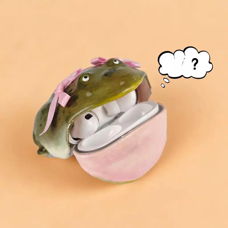 Capa de Fone de Ouvido Sapo Feio para Airpod Fofa Engraçada Sapo com Laço Rosa Capa Protetora de Fone de Ouvido Feita à Mão Design Criativo Presente para Amigos