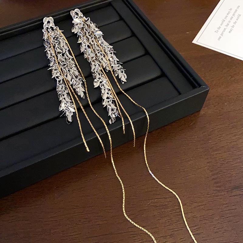 

Silver needle leaf wheat ear fringed earrings light luxury high sense long earrings personality temperament new earrings women