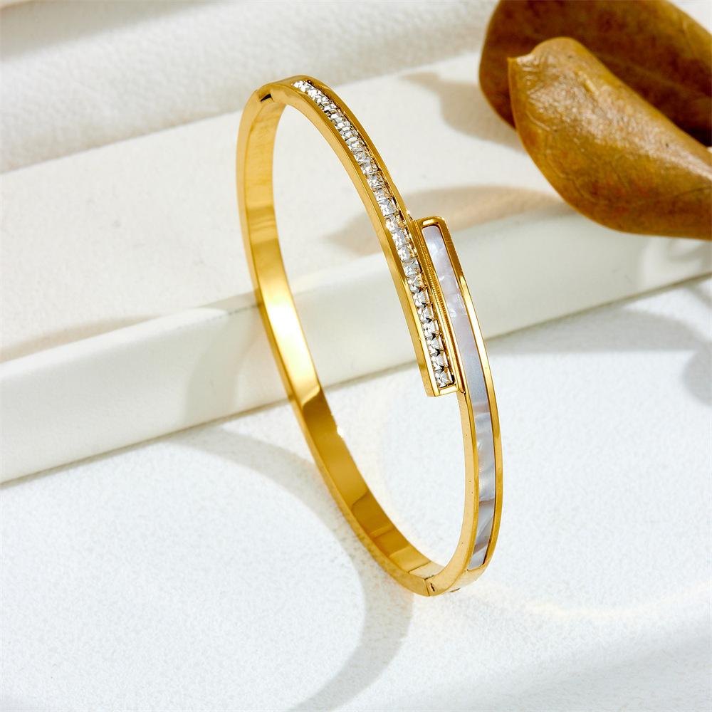 European and American Ins Style Retro Bracelet Light Luxury Versatile Bracelet Devil's Eye Women Fashion High-end Zircon 2026