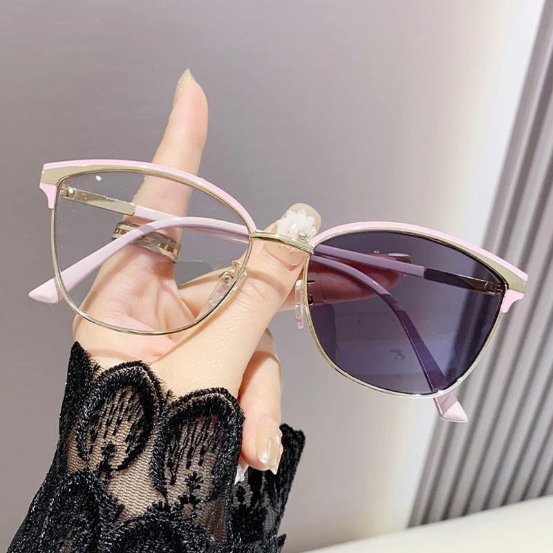 Photo-sensitive Color-changing Anti-blue-light Glasses With Large Female Frames And Ultra-lightweight, Plain Appearance 015