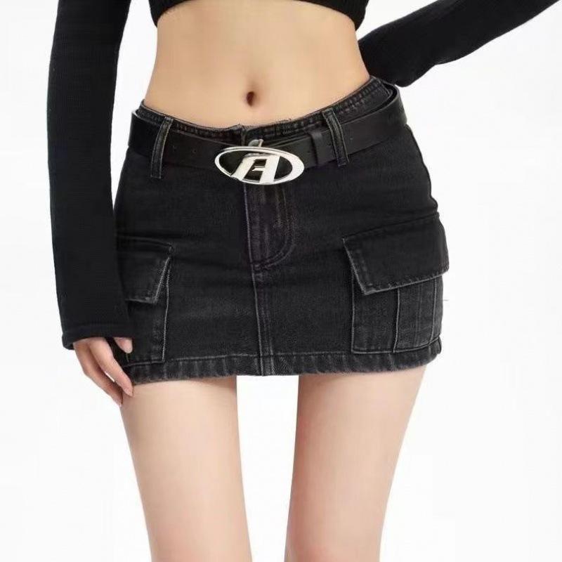 A Stylish Letter Belt For Fashion Forward Men And Women Essential Accessory Outfits For