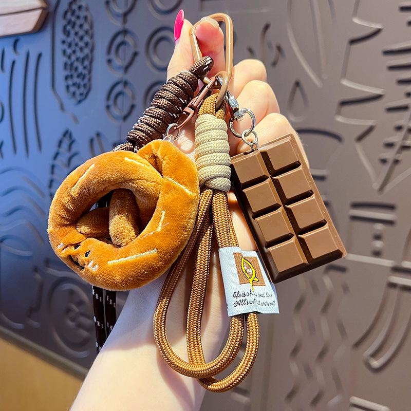 Creative Miu-Style Lye Bread Keychain: Cute Handcrafted Couple Pendant, Small Gift