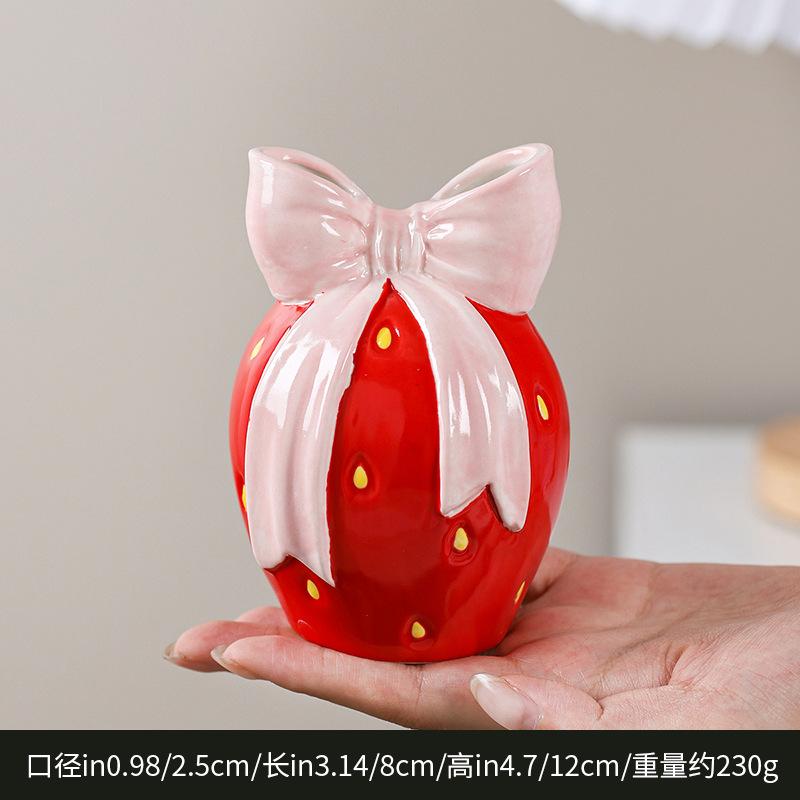 

Creative Strawberry Vase with Bowknot Ceramic Ornament Cute Desktop Flower Container Room Dining Table Strawberry Floral Vase