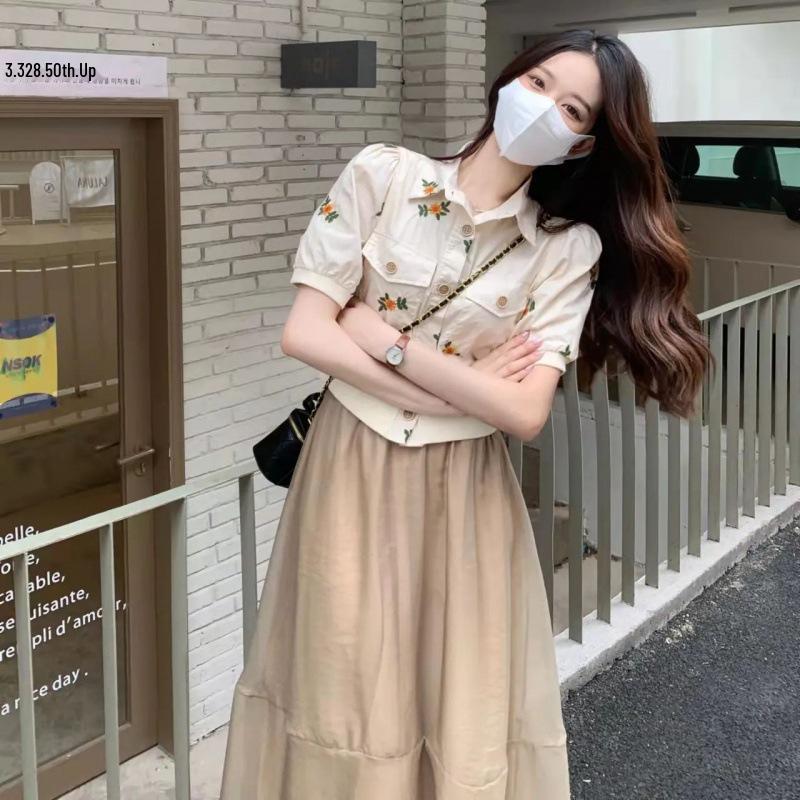 

2023 Chic Mori Embroidered Blouse & High-Waist Midi Skirt Set M (90-100 jin)