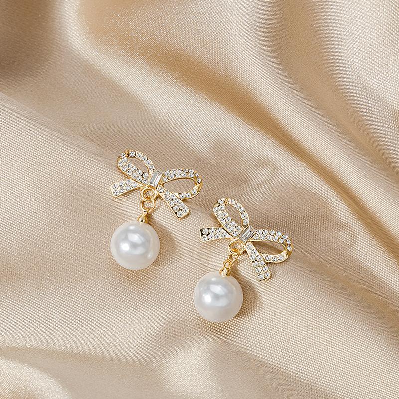Sweet Diamond-Encrusted Bow Pendant Pearl Stud Earrings, Simple And Light Luxury Temperament Commuter Stud Earrings Earrings