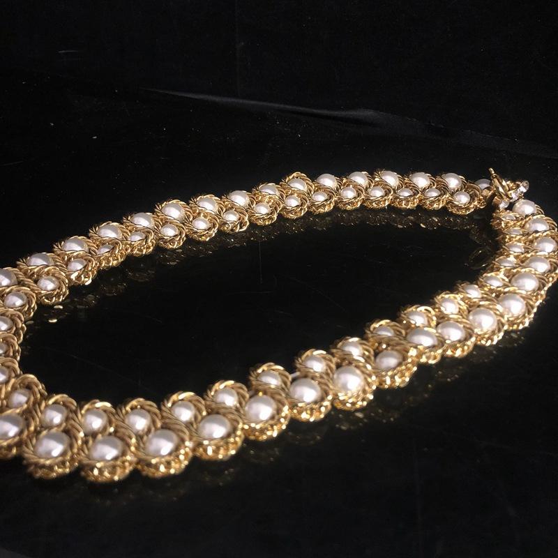 European and American Vintage Heavy Industry High-end Design Exaggerated Shape Glass necklace Classic Pearl Short necklace