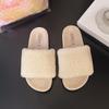 Einfache lässige tägliche Ein-Wort-Drag im Herbst 2025 neue Oberbekleidung dickbödige Zehensteg bequeme Zuhause flauschige Hausschuhe