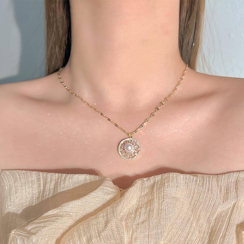 Simple Temperament Golden Beanie Necklace Female