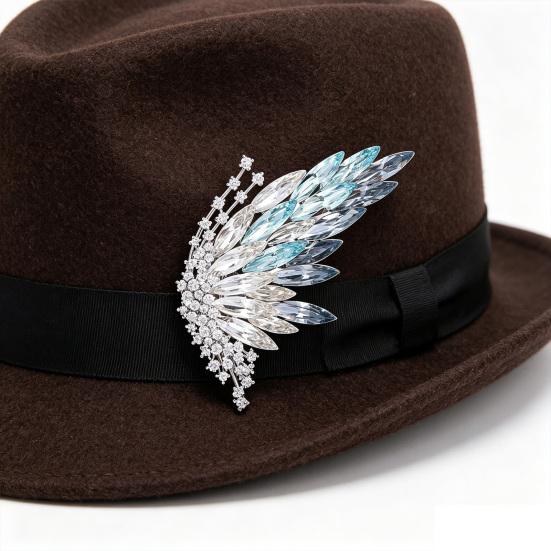 Schmetterling Brosche Bunte Diamanten Dekor Langlebige Legierung Funkelnde Flügel Vielseitiger Revers Anstecker für Anzüge Mäntel Kleider Taschen