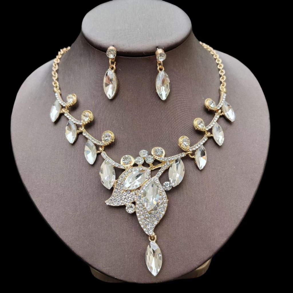 Europejski i Amerykański Zestaw Naszyjnika Ślubnego: Akcesoria do sukni ślubnych