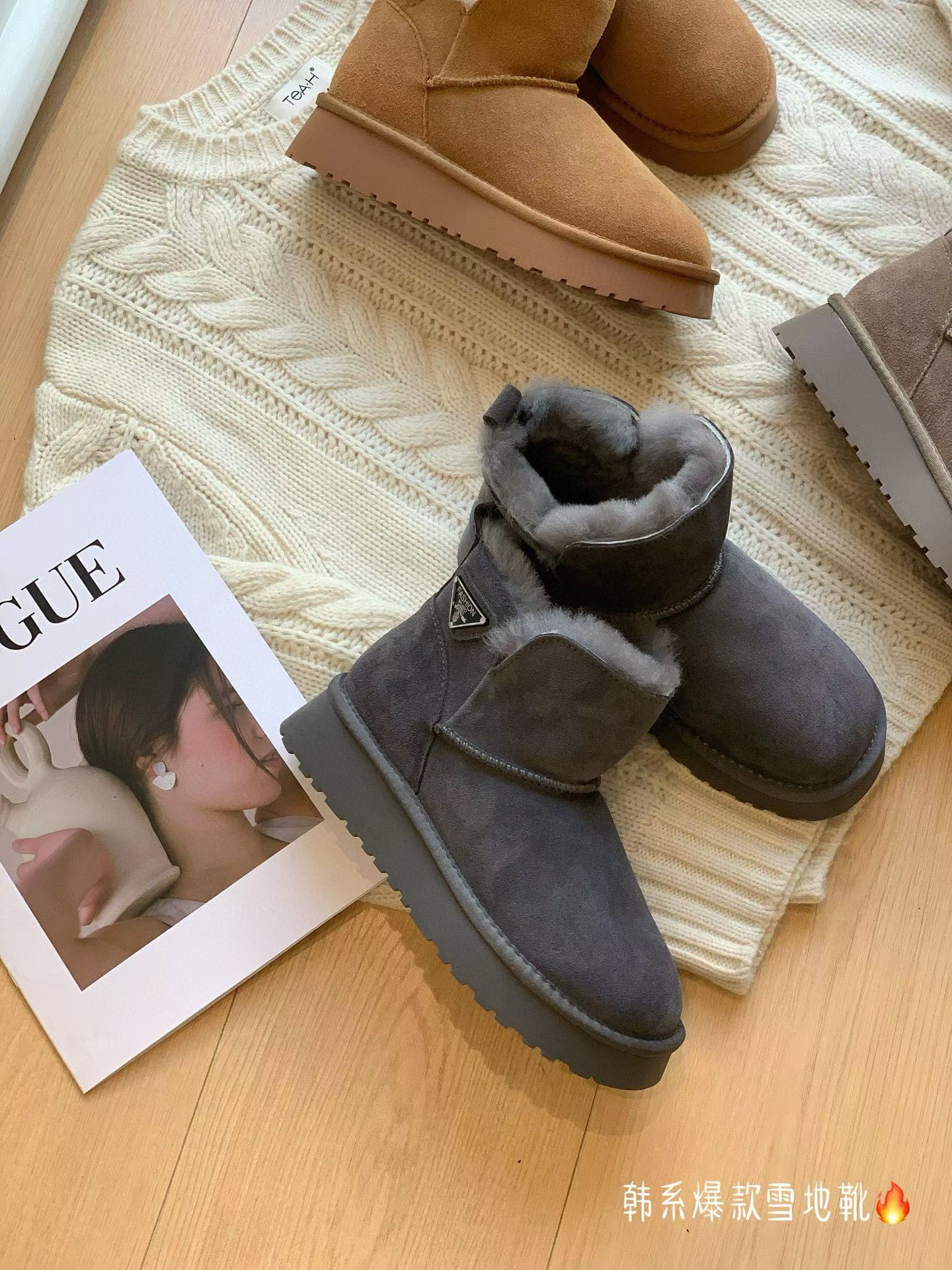 

Antifreeze lamb wool snow boots women s 2025 new winter piled thick wool warm short boots 40