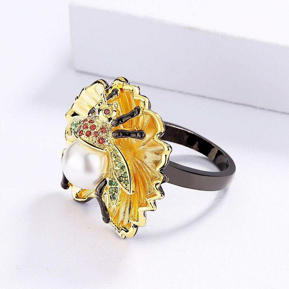 Kreativer Ring für Frauen, kleiner Bienenform-Ring, eingelegter natürlicher Süßwasser-Schmuck, modischer schwarzer Ring, Party-Schmuck
