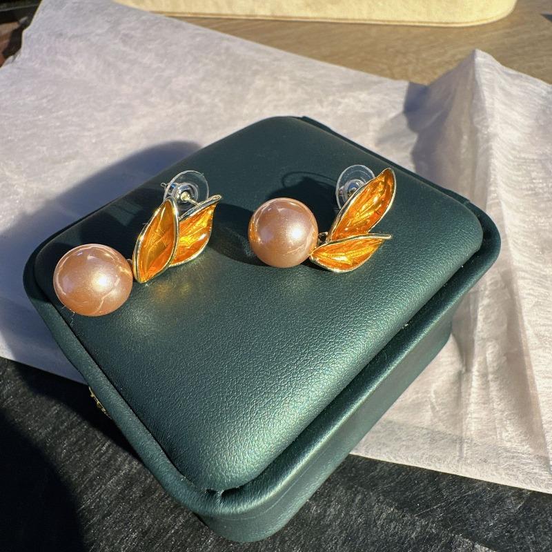 Exquisite Champagne Color Leaf Pearl Earrings For Women Vintage Temperament Plants Leaves Earrings Casual Party Accessories Gift