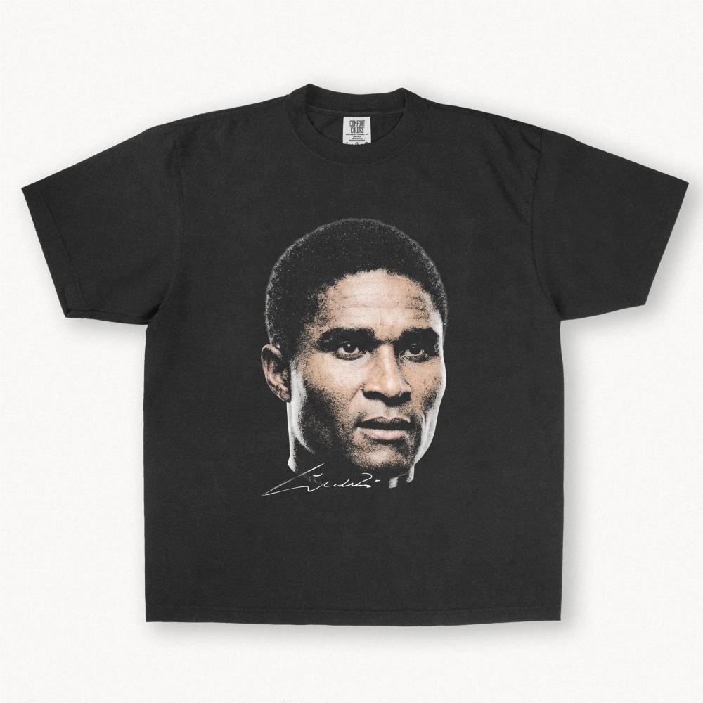 Eusebio Graphic Tee – Football Autographed Streetwear Shirt – Premium Cotton Unisex T-shirt 4XL