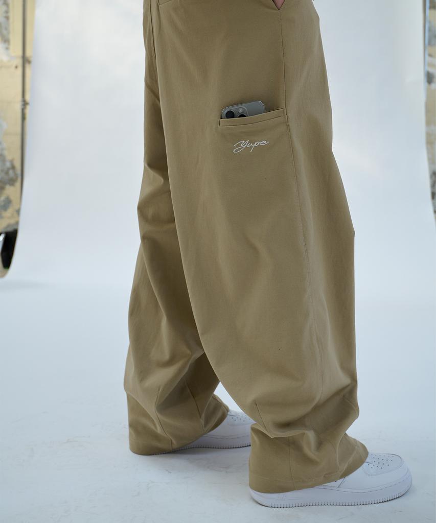 Yupeu Cursive Tuck Parachute Pt - Beige