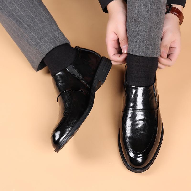 Autumn Winter New Designer Leather Shoes for Men Solid Color Business Casual Dress Shoes Male Fashion Warm Cotton Shoe Man