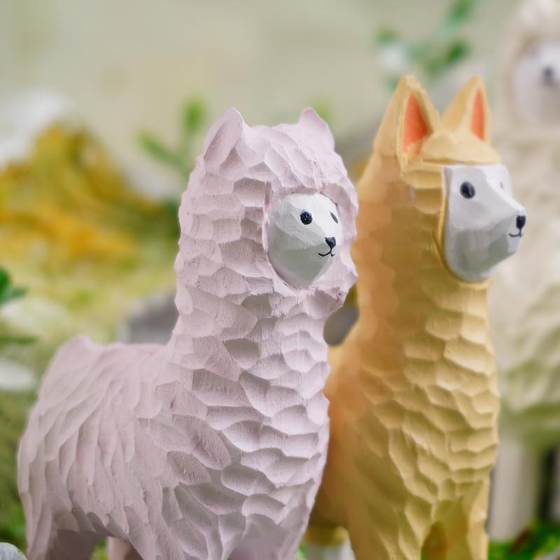 Cute Alpaca Wooden Carving Decor For Home Gift And Birthday Celebration