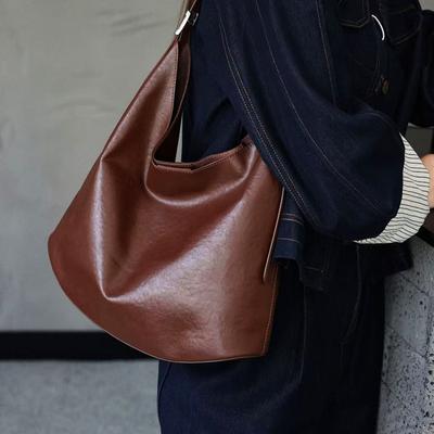 Crossbody taška, Taška přes rameno, Dámská retro a jednoduchá texturovaná nákupní taška z pravé kůže pro dojíždění