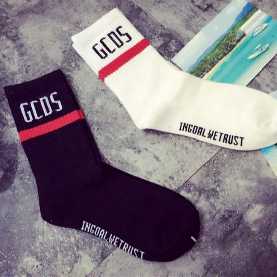 Japanese Harajuku Street Style Mid-Calf Striped Socks - Unisex Trendy College Skateboard Fashion