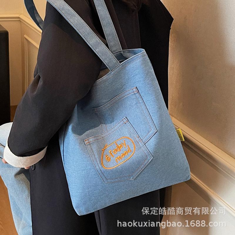 Denim casual bag women's 2025 new popular fashion shoulder bag large capacity class commuter tote bag