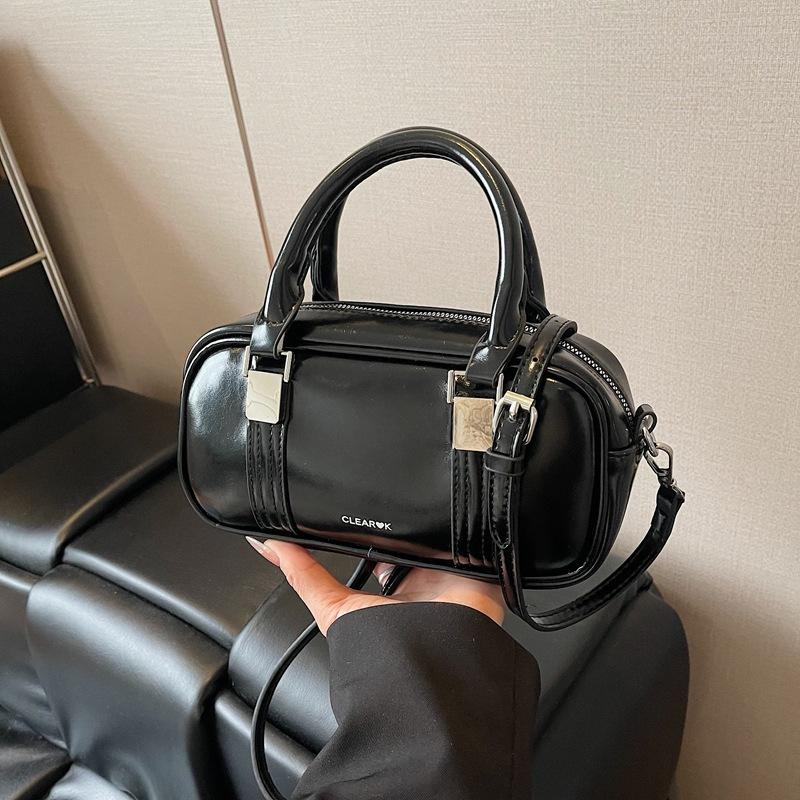 

Premium texture portable small bag women s new fashion versatile shoulder pillow bag commuter messenger bag