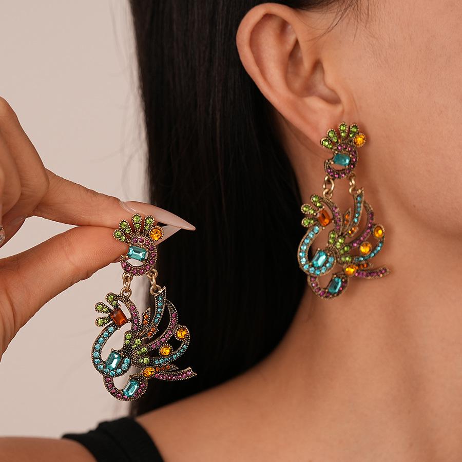 

Модные серьги-подвески для женщин разноцветный