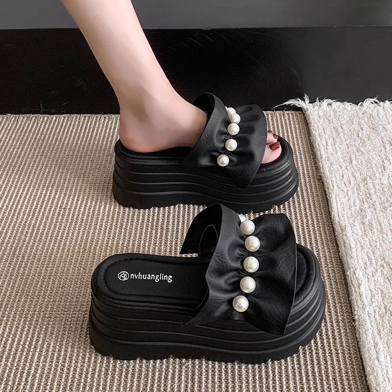 Xiaoxiangfeng Pearl Women's Summer Fashion 2025 New Niche Slippers Thick-bottomed One-word Clothes Soft-bottomed Comfortable Sandals