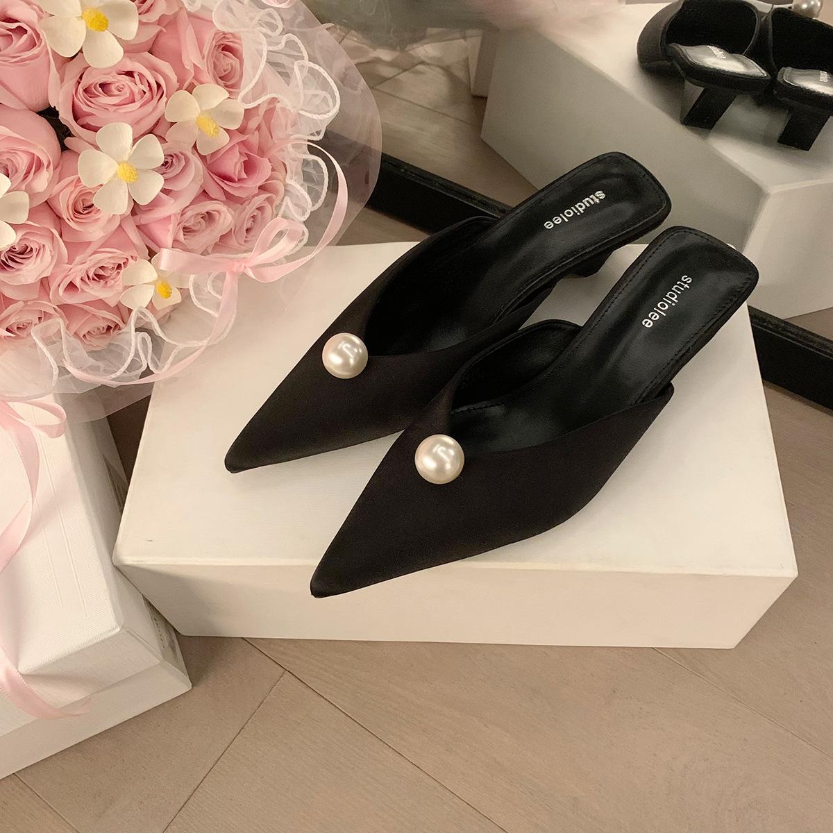 

Sheepskin version~ One-pedal bag head half-drag Muller shoes women s 2025 new French niche women s rear empty sandals 40