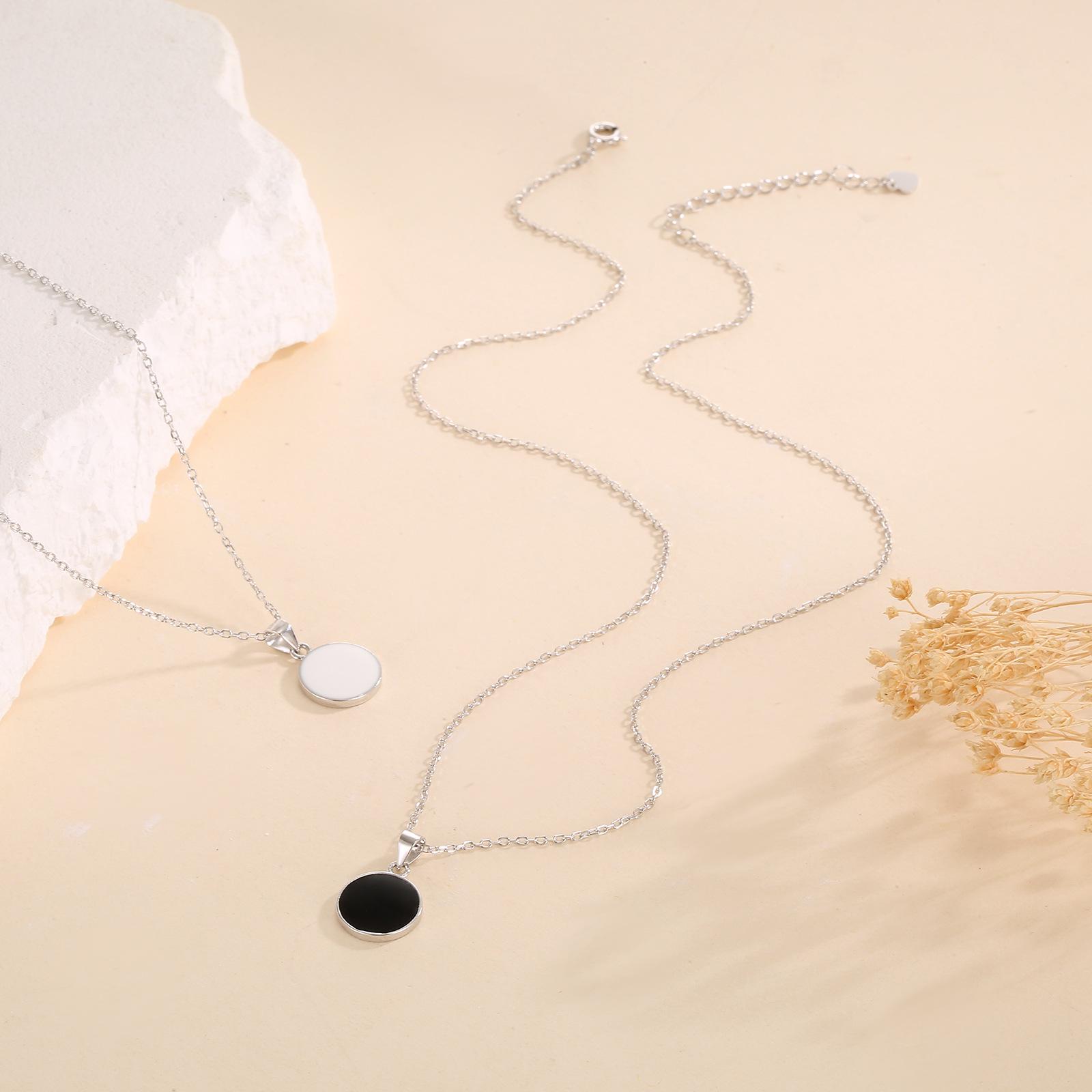 Beixi S925 Sterling Silver Black & White Geometric Necklace - Simple, Stylish Design for Women 925 Sterling Silver