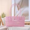 Handgefertigte Plastik-Hohlgeflecht-Tasche Landhausstil Große Kapazität Strand-Tragetasche Eimer-Tasche Damen-Handtasche Sommer-Strandtasche