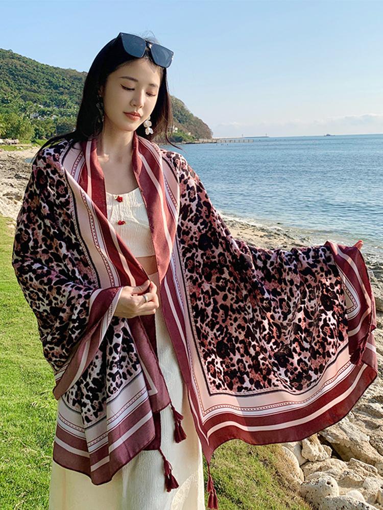 New Summer Fashion Women Silk Scarf Beach Wrap Shawl Leopard Print Sunscreen Bandana Hijab Mujer Bohemian Musulman Scarve Pareo