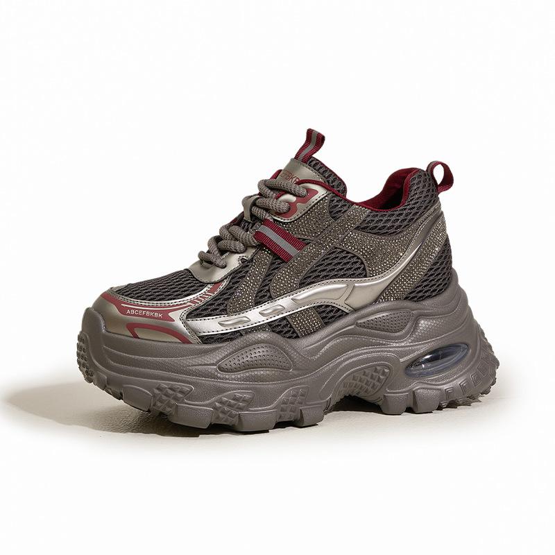 

European station thick-soled inner height increase dad shoes women s 2025 autumn new breathable versatile women s shoes casual sports shoes 39