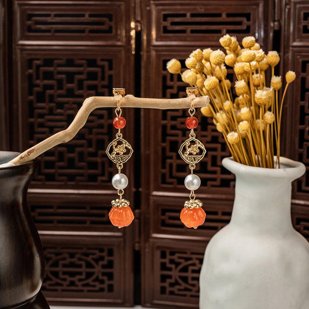 Retro Chinese Beaded Tassel Pearl Earrings for Women - Ethnic Hanfu Water Drop Ear Clips (No Piercing Required)