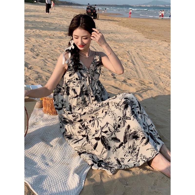 Women's Chinese Floral Ink Wash V-neck Spaghetti Strap Dress - Summer 2025 French Casual Holiday Style