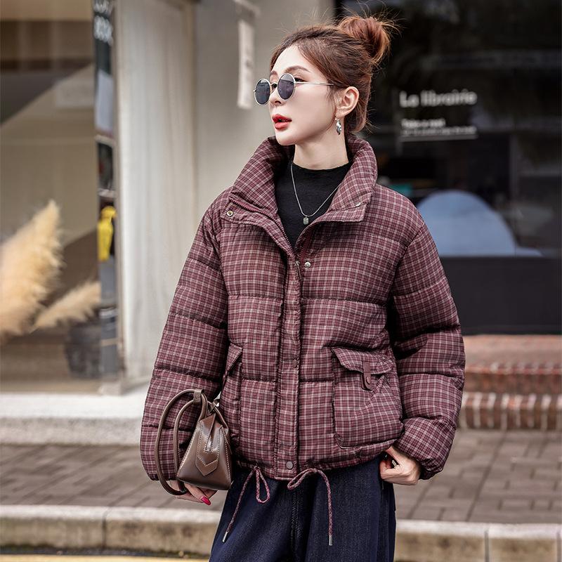 Kışlık yeni moda ekose Avrupa ve Amerika tarzı dik yaka büzgülü etekli pamuk dolgulu palto