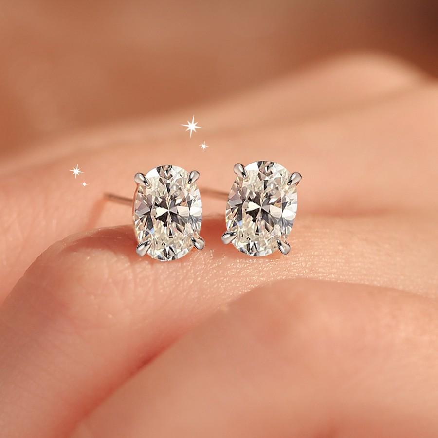 2025 High-End Europäische & Amerikanische Ovale Taubenei Moissanit Sterlingsilber Ohrstecker für Damen